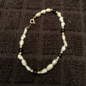 Freshwater Pearl Bracelet White and Black 7"